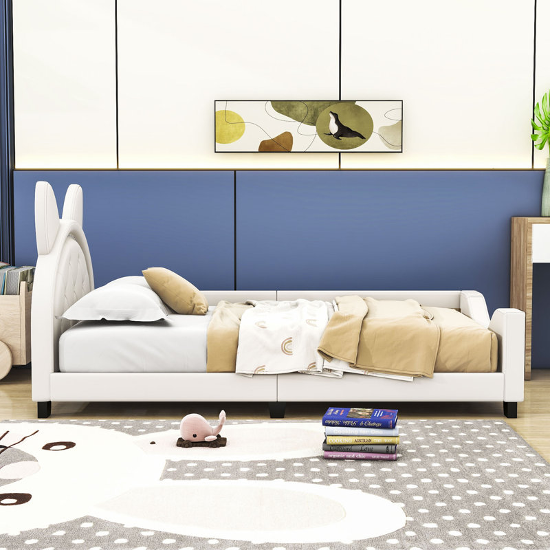 Fraz Twin Daybed by Harriet Bee White